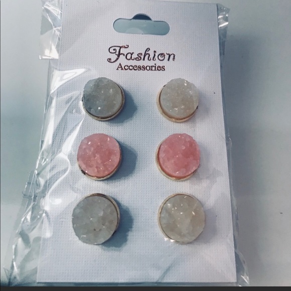 9 pairs of druzy style post earrings - Picture 2 of 3